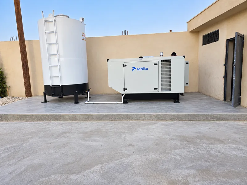 Generator and fuel tank installation